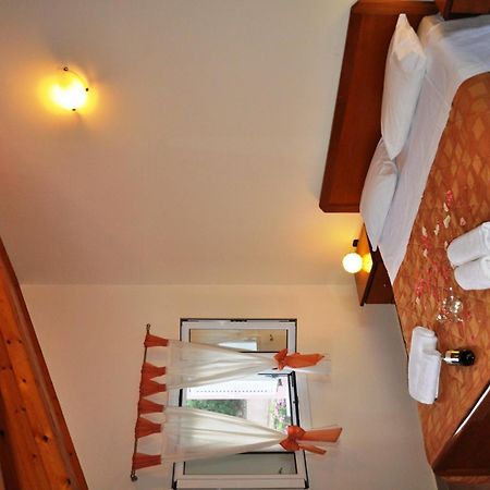Mari-Christi Apartments Poros  Habitación foto