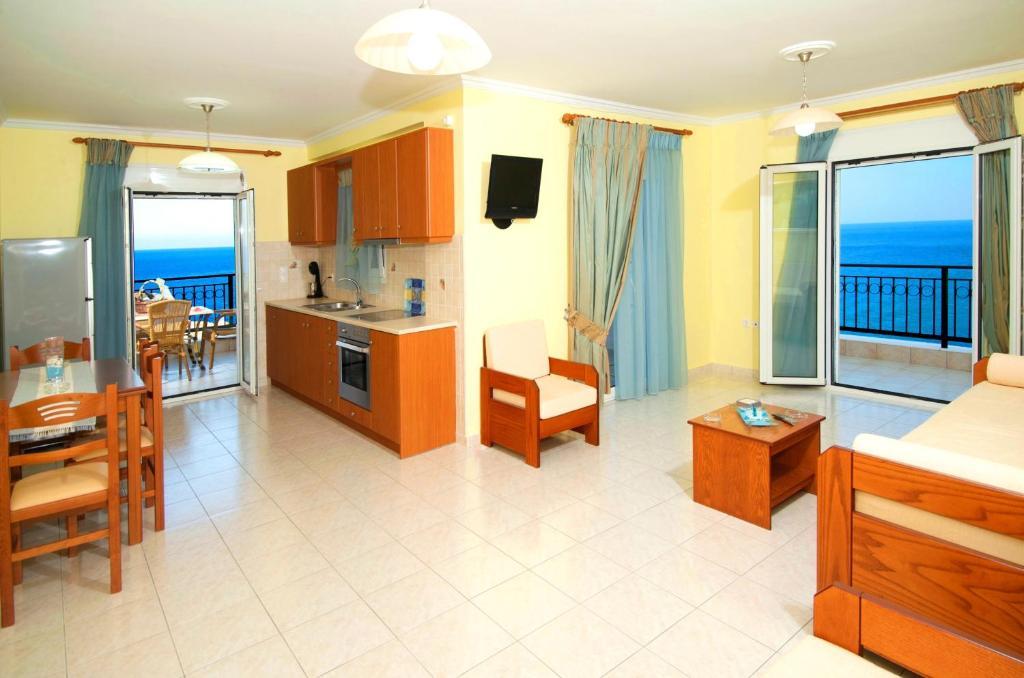 Mari-Christi Apartments Poros  Habitación foto