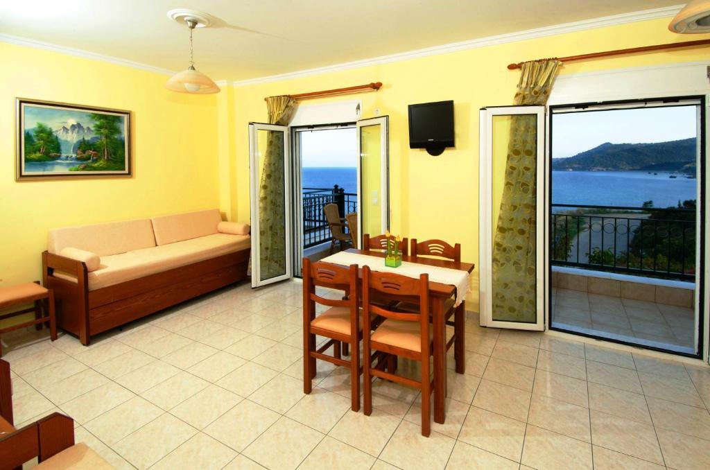 Mari-Christi Apartments Poros  Habitación foto