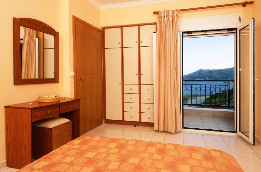Mari-Christi Apartments Poros  Habitación foto