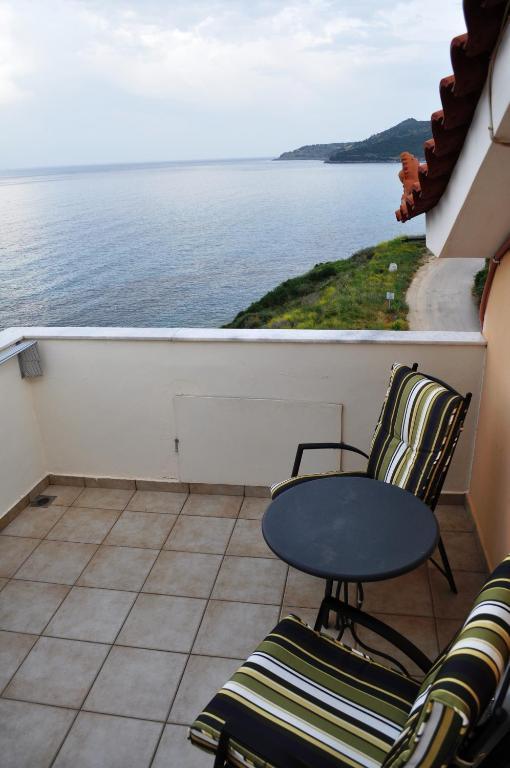 Mari-Christi Apartments Poros  Habitación foto